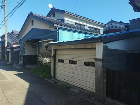 Takaoka City Nakagawaen-cho (Echuu Nakagawa Station) 2-story building 5K