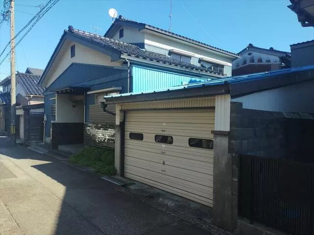 Takaoka City Nakagawaen-cho (Echuu Nakagawa Station) 2-story building 5K