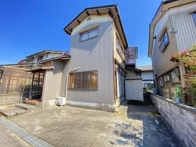 Nomura (Etchu-Nakagawa Station) 7 million yen