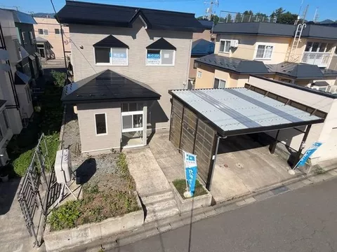 [Open House Held] [Renovated / Sakihata 4-chome] Move-in ready / Parking for 3 cars available / Space for 2 cars