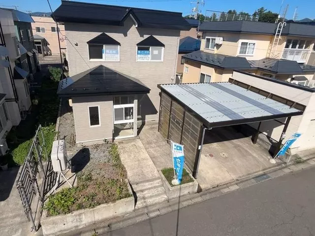 [Open House Held] [Renovated / Sakihata 4-chome] Move-in ready / Parking for 3 cars available / Space for 2 cars
