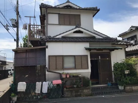 2-story building in Nakajima, Wakayama City (Miyamae Station), 4DK