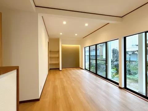 [Open House Held] Interior and exterior renovation completed / New earthquake resistance compliance / Parking for 3 cars available / 1 minute walk to Okuda Elementary School