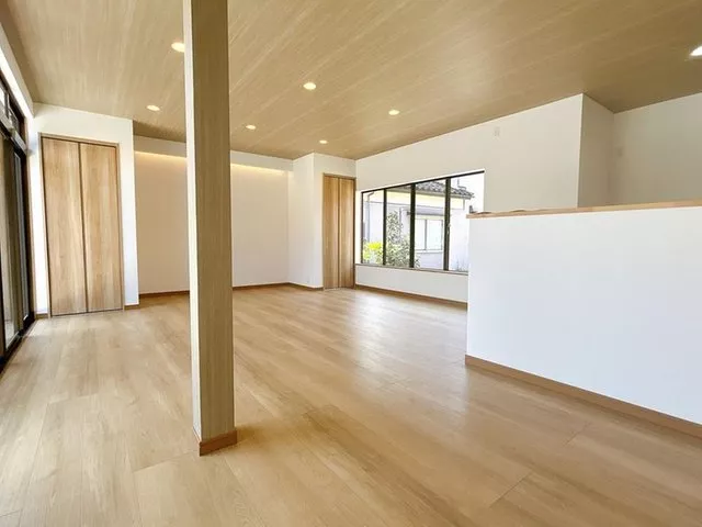 [Open House] Interior and exterior renovations completed / Water facilities replaced / Parking for 3 cars in parallel / Front road width