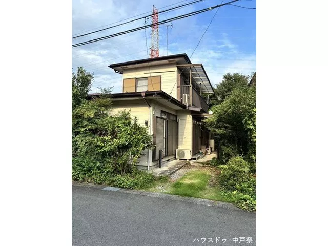 DIY and renovation can be freely enjoyed in a Japanese modern space.
