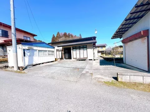 Kamiyama City, Takamatsu (Kaminoyama Onsen Station) Single-story building 2LDK