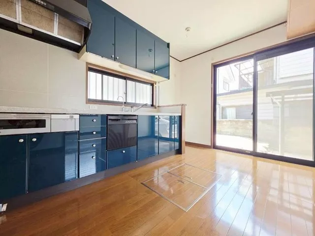 【Immediate viewing available】4DK, attic storage, good sunlight, bathroom window, bathroom dryer included, sunken hearth