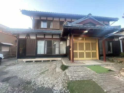 Mawatari, Kohoku-cho, Nagahama-shi, Kanagawa (Torahime Sta.) 2F 6SLDK

5.5 million yen