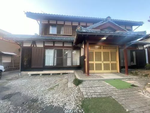 Mawatari, Kohoku-cho, Nagahama-shi, Kanagawa (Torahime Sta.) 2F 6SLDK

5.5 million yen