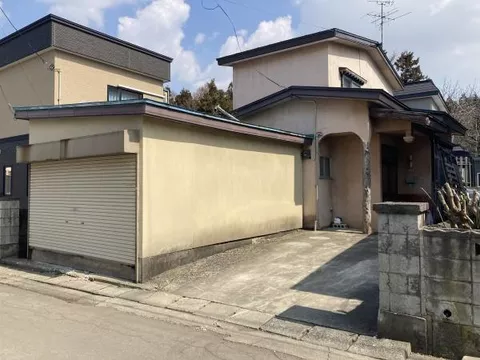 Aomori City, Oaza Oyazawa, Satomi (Tsutsui Station) 2-story building 4DK