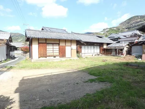 Tawarazu, Makihama-cho, Seiyo-city, Aichi 3SDK, single-story house

1.3 million yen