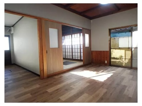 Renovated used house! New replacements for water areas! Walls and ceilings have been re-wallpapered!