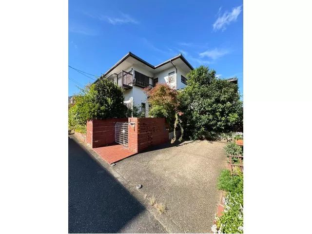 Hiyoshidai 3-chome land with old house! Property with no building restrictions!