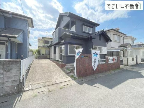 ／R8 Year 2 Interior and exterior renovation／Parking for 2 cars■Entrance with atrium■Approximately 14.5 tatami LDK☆彡