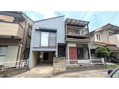 Renovated 3LDK detached house | With parking and south-facing