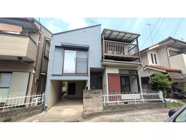 Renovated 3LDK detached house | With parking and south-facing