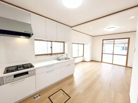 Open house held / Interior and exterior renovation completed / Single-story / New seismic standards compliance / Water facilities replacement / Parking for 3 cars