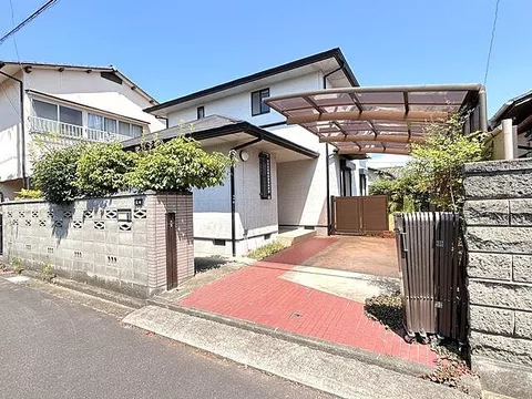 Used single-family home in Kamedaminami-cho, Takamatsu City