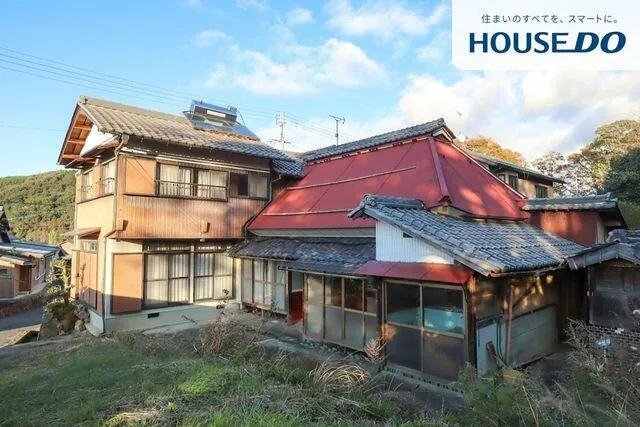 Hino-cho, Gamo-gun, Osaka (Sakuragawa Sta.) 2F, 10DK

3.8 million yen