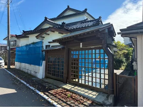Tōei Town (Sakata Station) 8.5 million yen