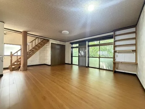 Near Arao Station!! The street is equipped with essential facilities for daily life such as Aeon Town, just a short distance away!!