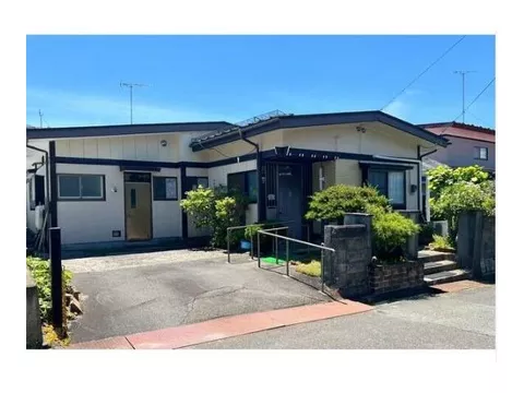 Popular single-story house! Land 337.50㎡, Building 115.96㎡, with courtyard and parking space.
