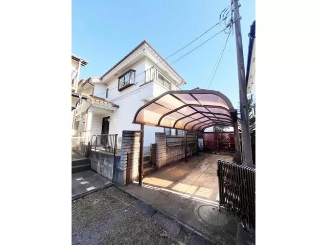 A two-family home with two kitchens and two toilets!! Available for viewing anytime!