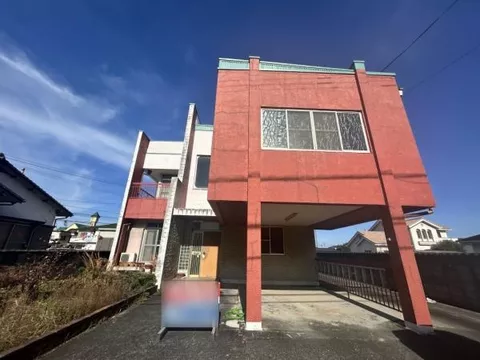 Niihama City, Hoshihara-cho (Niihama Station) 2-story 6LDK