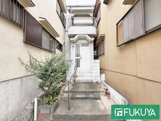 ■JR "Tsukaguchi" Station 17-minute walk ■3-story 5SDK ■Quiet residential area♪