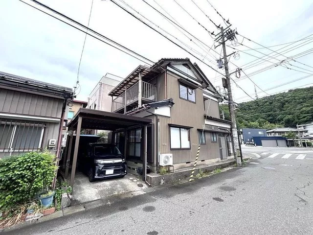 Takai Real Estate ☆ Spacious 6DK on a corner lot in a well-equipped southern area