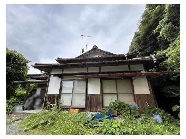 Land area of 159 tsubo, a 5DK single-story house where you can enjoy views of Lake Yabakei every day.