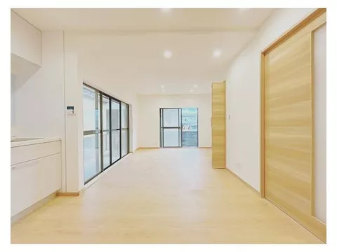 [Open House] Renovated 13 minutes on foot to the supermarket (1000m), convenience store