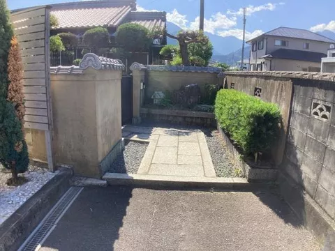 Niihama City, Kitauchi Town 2-chome (Niihama Station) Single-story building 7DK