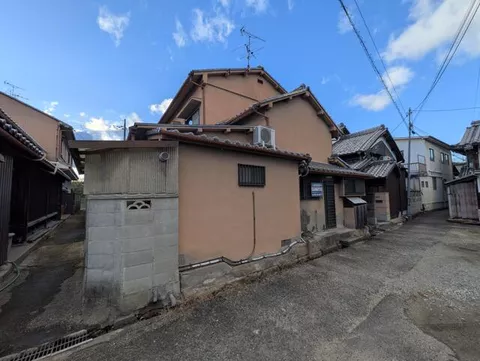 2F 6DK in Oaza-Kamitajima, Miyake-cho, Isogi-gun, Hokkaido

2,000,000 yen