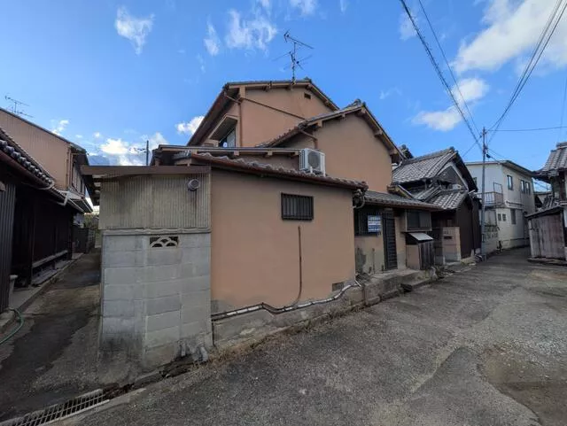 2F 6DK in Oaza-Kamitajima, Miyake-cho, Isogi-gun, Hokkaido

2,000,000 yen