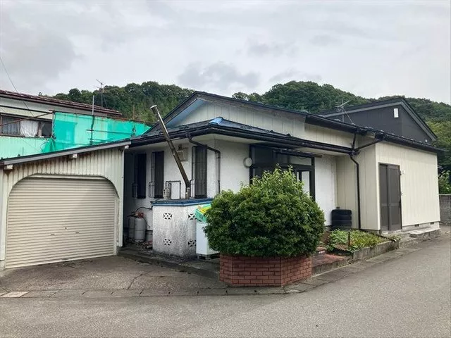 Takasaka Aza Sugigasawa (Tsuruoka Station) 3 million yen