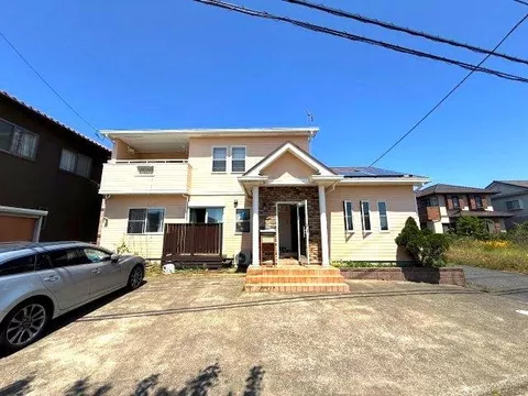 ◆Corner unit ◆Southeast facing ◆Land over 70 tsubo ◆Parallel parking for 3 cars ◆Abundant storage