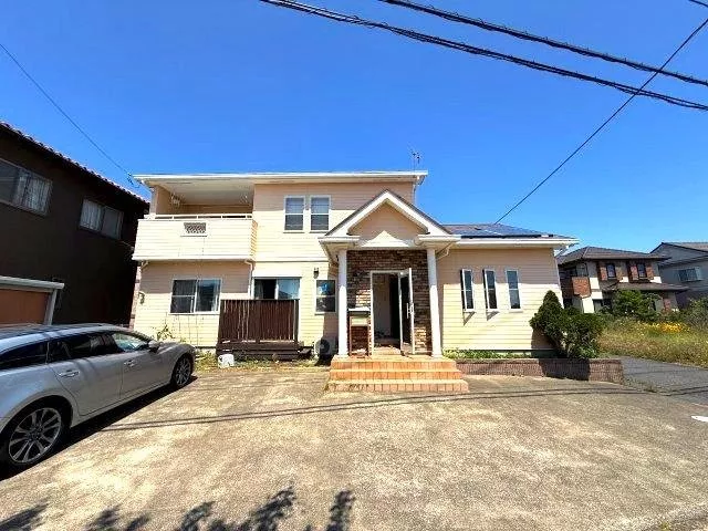 ◆Corner unit ◆Southeast facing ◆Land over 70 tsubo ◆Parallel parking for 3 cars ◆Abundant storage
