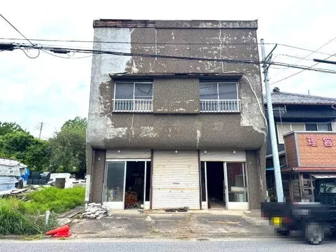 ◆Land over 60 tsubo ◆Residential building with store ◆Japanese-style room ◆Flooring ◆Air conditioning ◆Closet