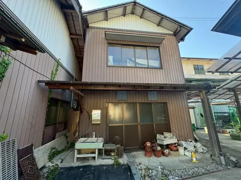 9K, 2-story building in Hane, Yokkaichi City (Utabu Station)