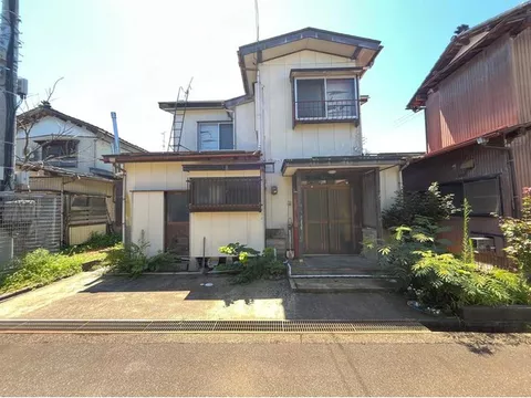 ☆This is a cheap used house very close to Takada Park☆