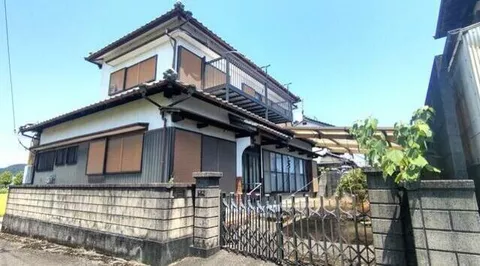 Kochi City, Haruno-cho Hirooka-naka (Uji Danchi-mae Station) 2-story 7DK