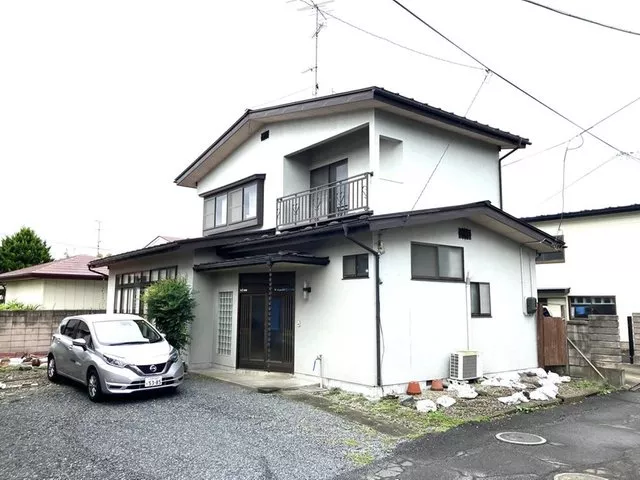 6 minutes on foot to Konakano Elementary School, spacious 6DK. Parking for 4 cars available!!