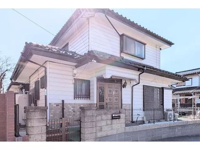 All rooms have storage and a southwest-facing layout. Good sunlight and ventilation, popular corner lot.