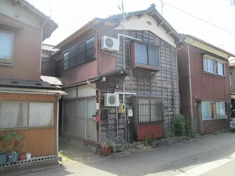 A charming traditional Japanese house