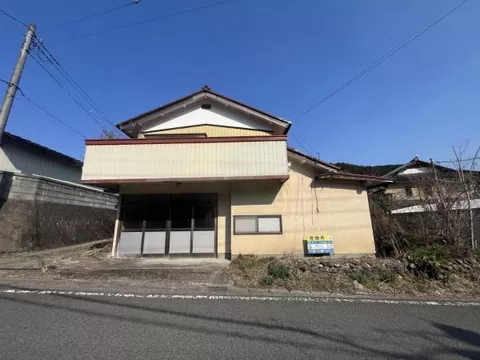 Oyamada Kamigo, Nakagawa-cho, Nasugun (Hitachi-Oko Sta.) 2F 5DK

2,980,000 yen