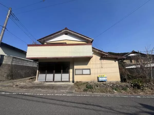 Oyamada Kamigo, Nakagawa-cho, Nasugun (Hitachi-Oko Sta.) 2F 5DK

2,980,000 yen