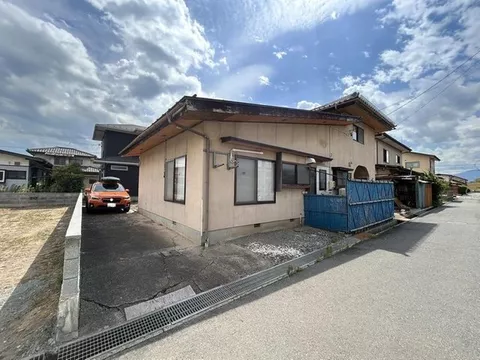 [Open House] Interior renovation planned / Water facilities replacement / Parking for 3 cars available / Garden space available