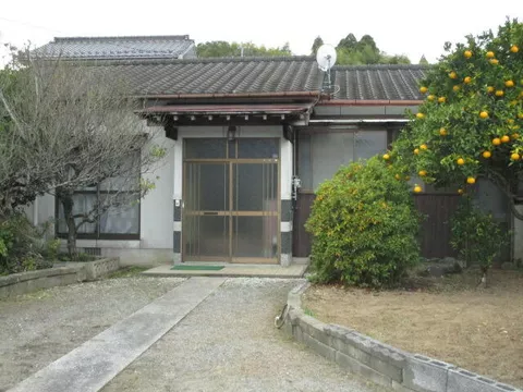 Tagawa-gun Soeda-machi Oaza Sho (Nishi Soeda Station) Single-story building 3LDK