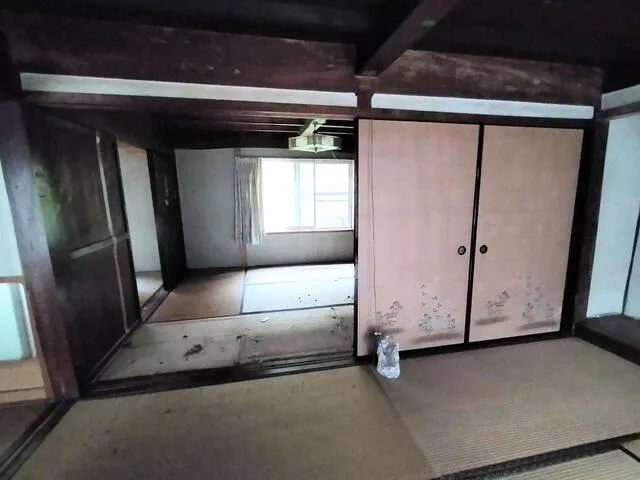 2F 6K, Akioka, Ojiro-ku, Kami-machi, Mikata-gun, Hyogo

850,000 yen